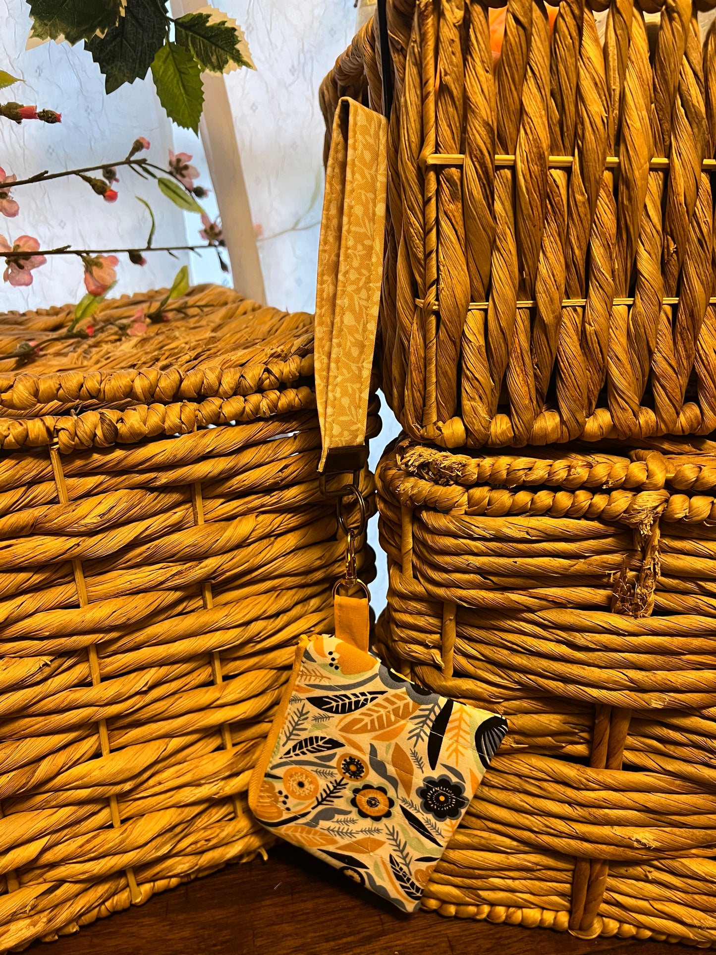Wristlet yellow vine print