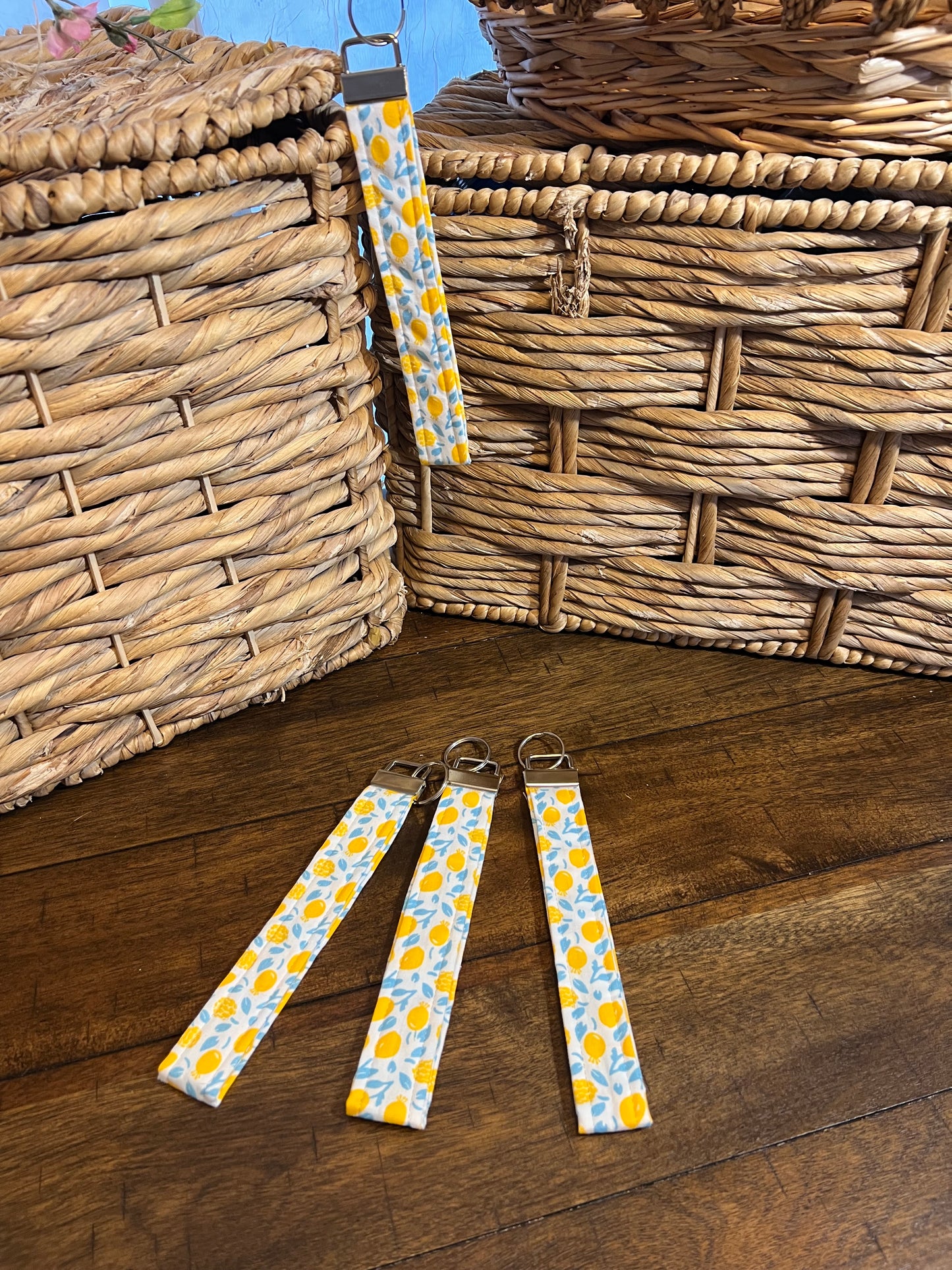Wristlet Lemon print