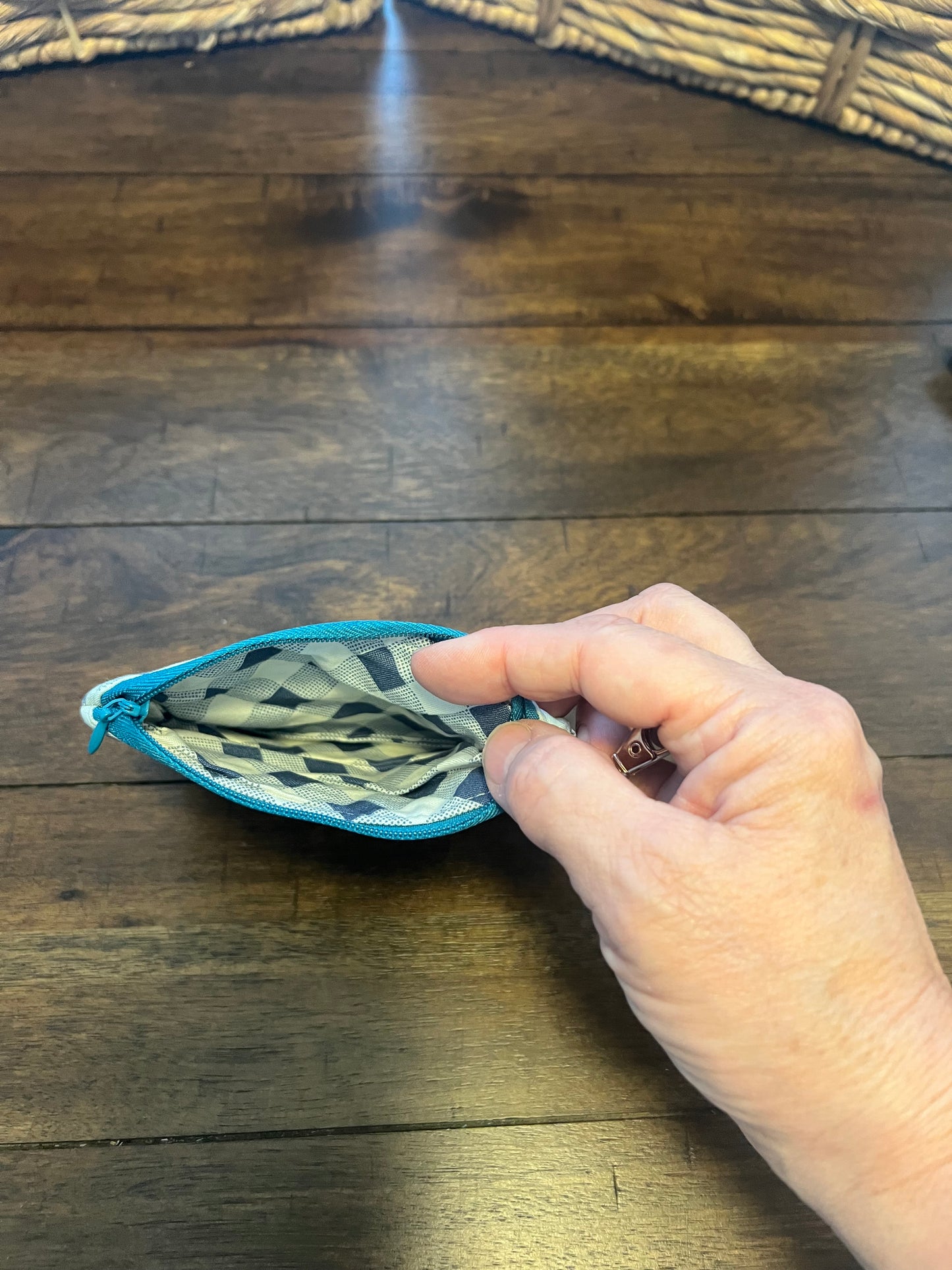 Keychain wallet teal leaf print