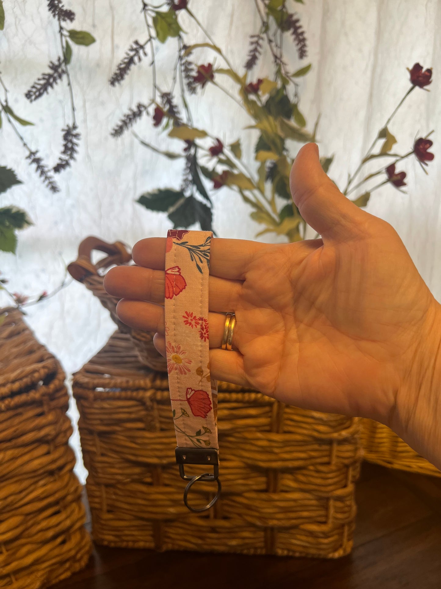 Wristlet Pink Hawaiian