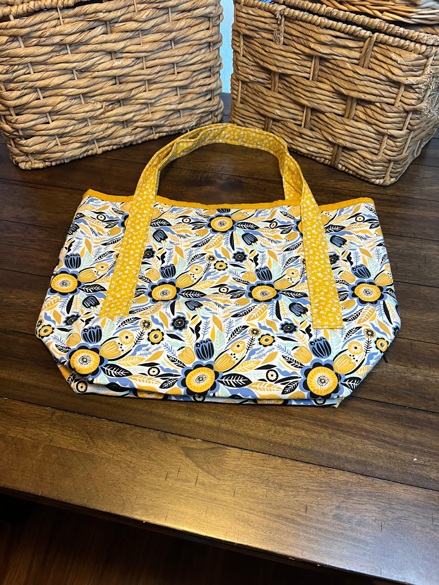 Large tote Sunny day