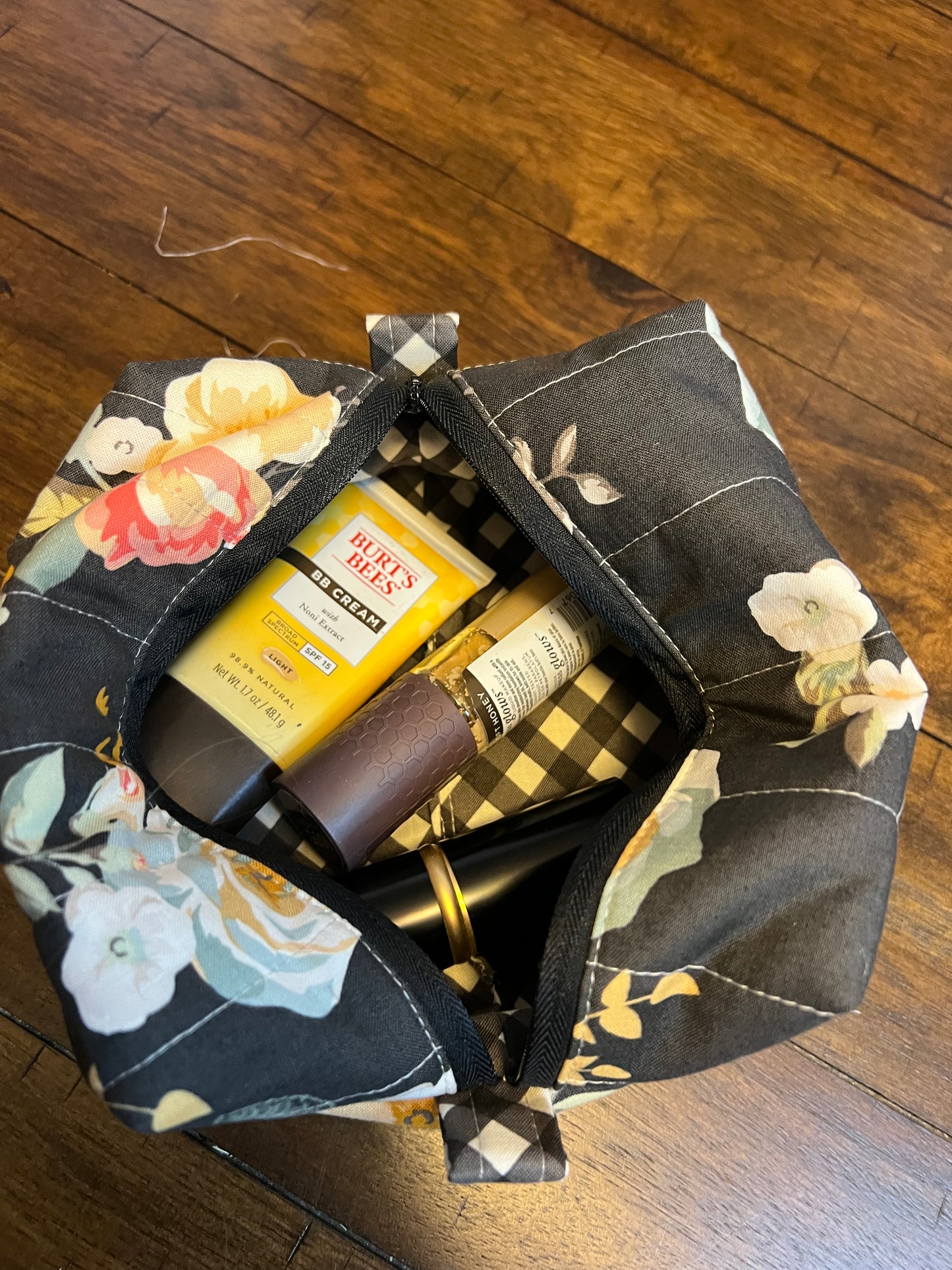 Med makeup bag Black floral print