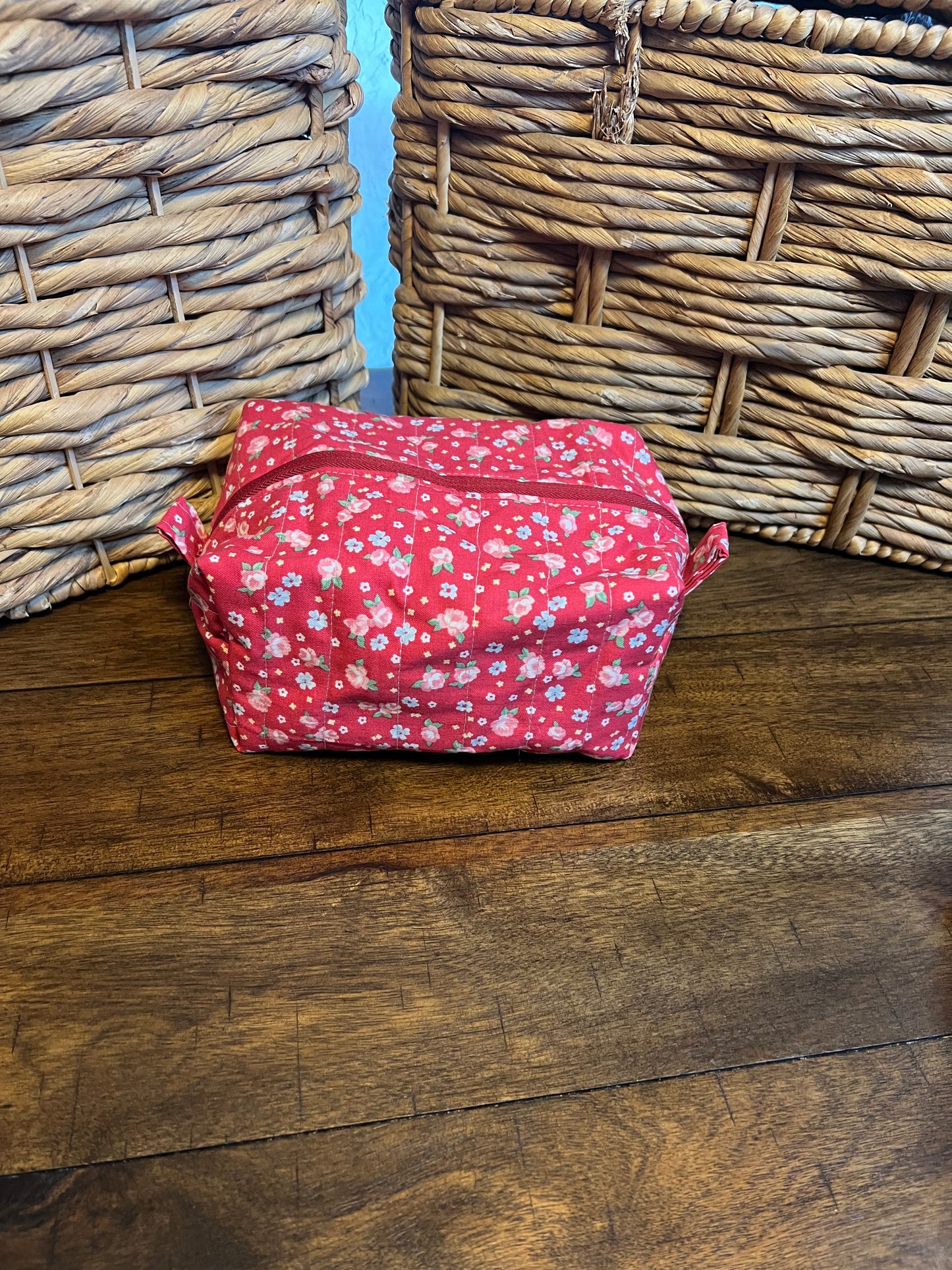 Med makeup bag red floral print