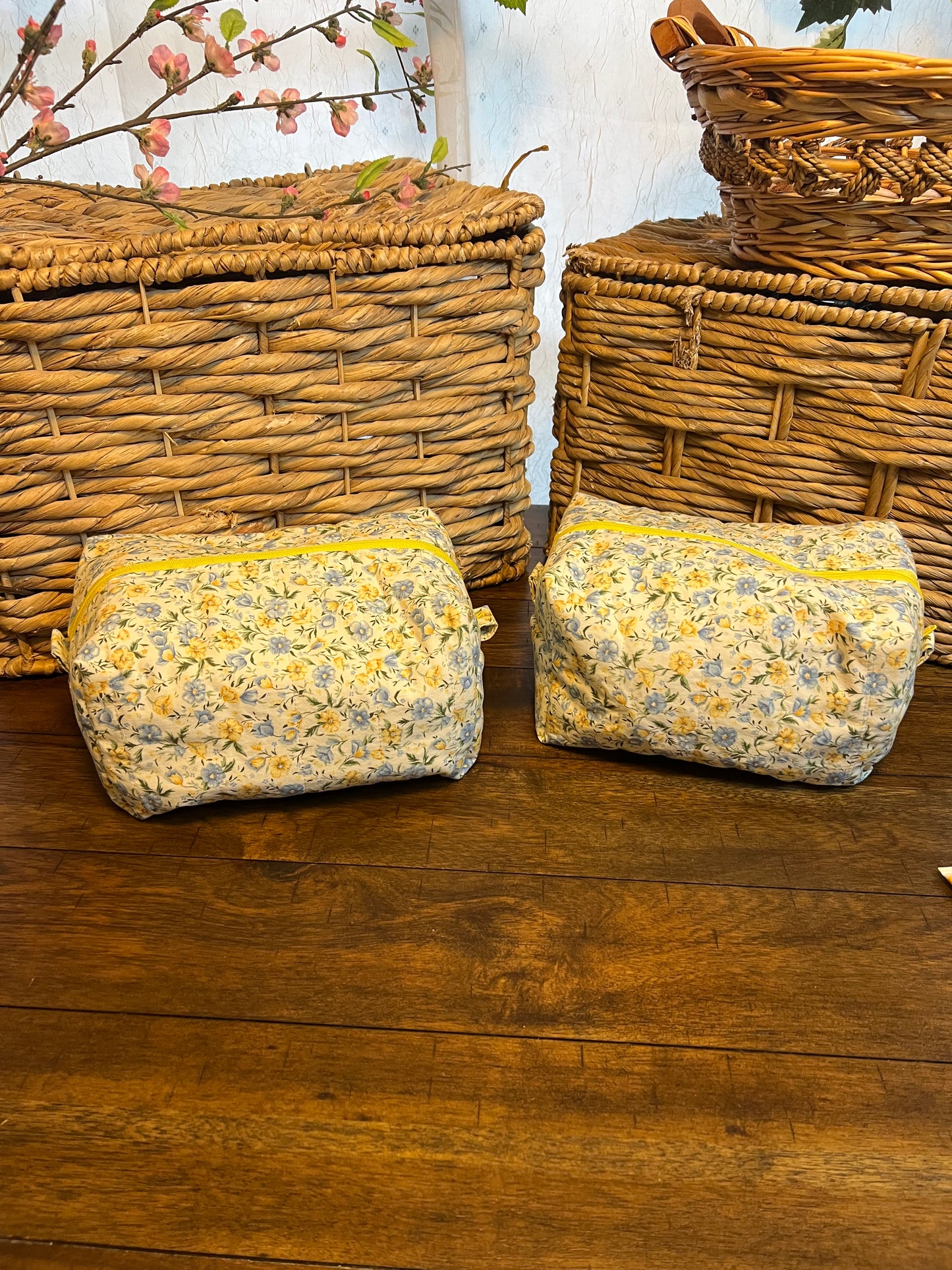 Large makeup bag Yellow Floral
