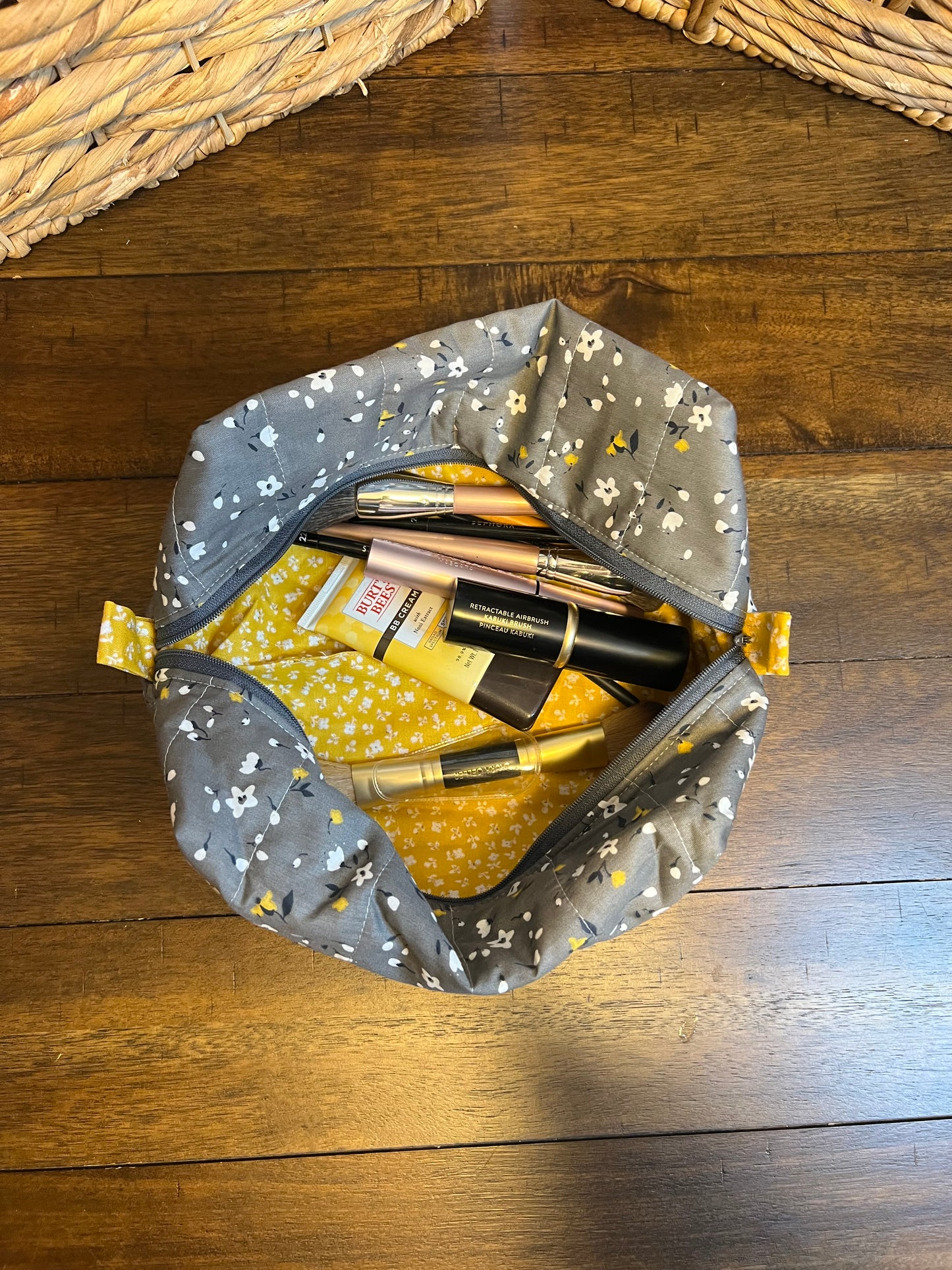 Large makeup bag Gray floral print