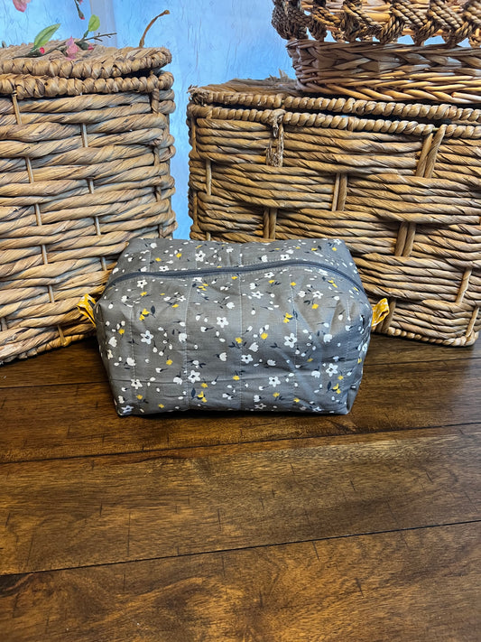 Large makeup bag Gray floral print