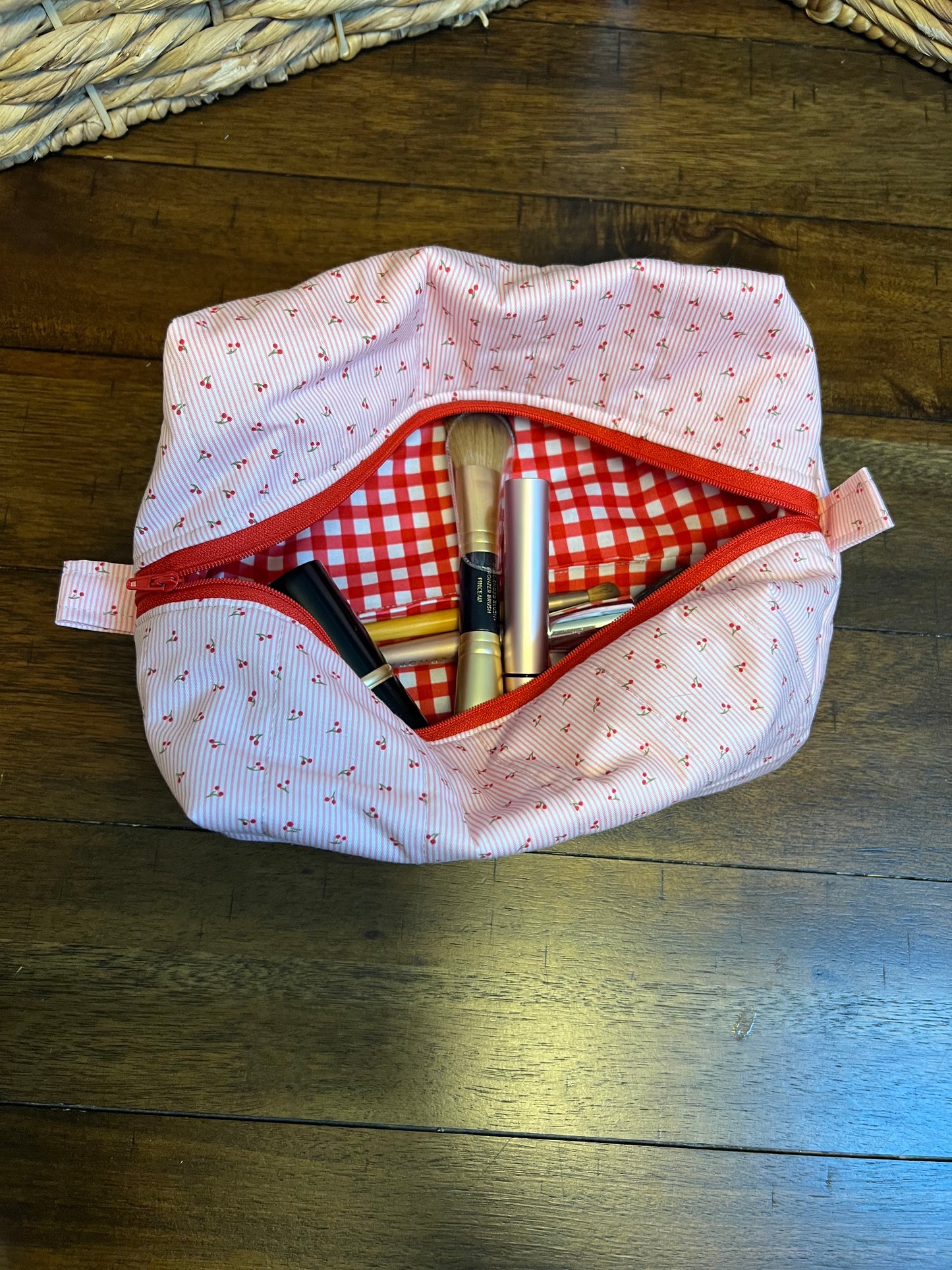 Large Makeup bag Cherries jubilee