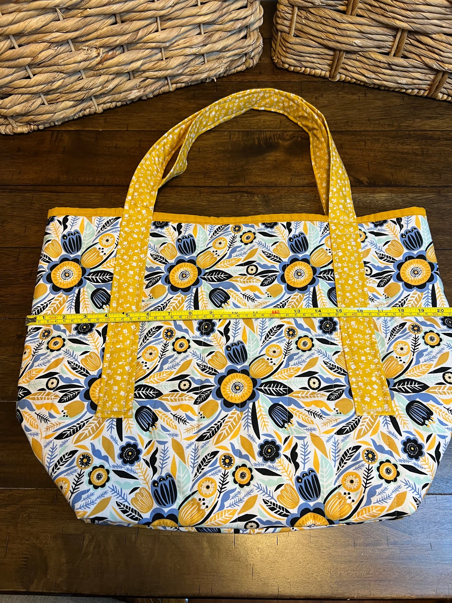 Large tote Sunny day