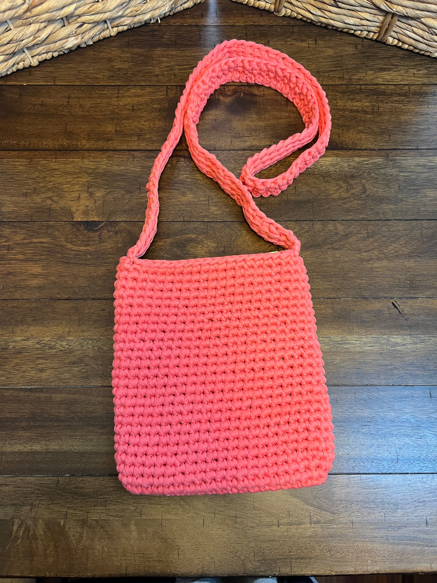 Crochet zipper closure cross-body bag Coral