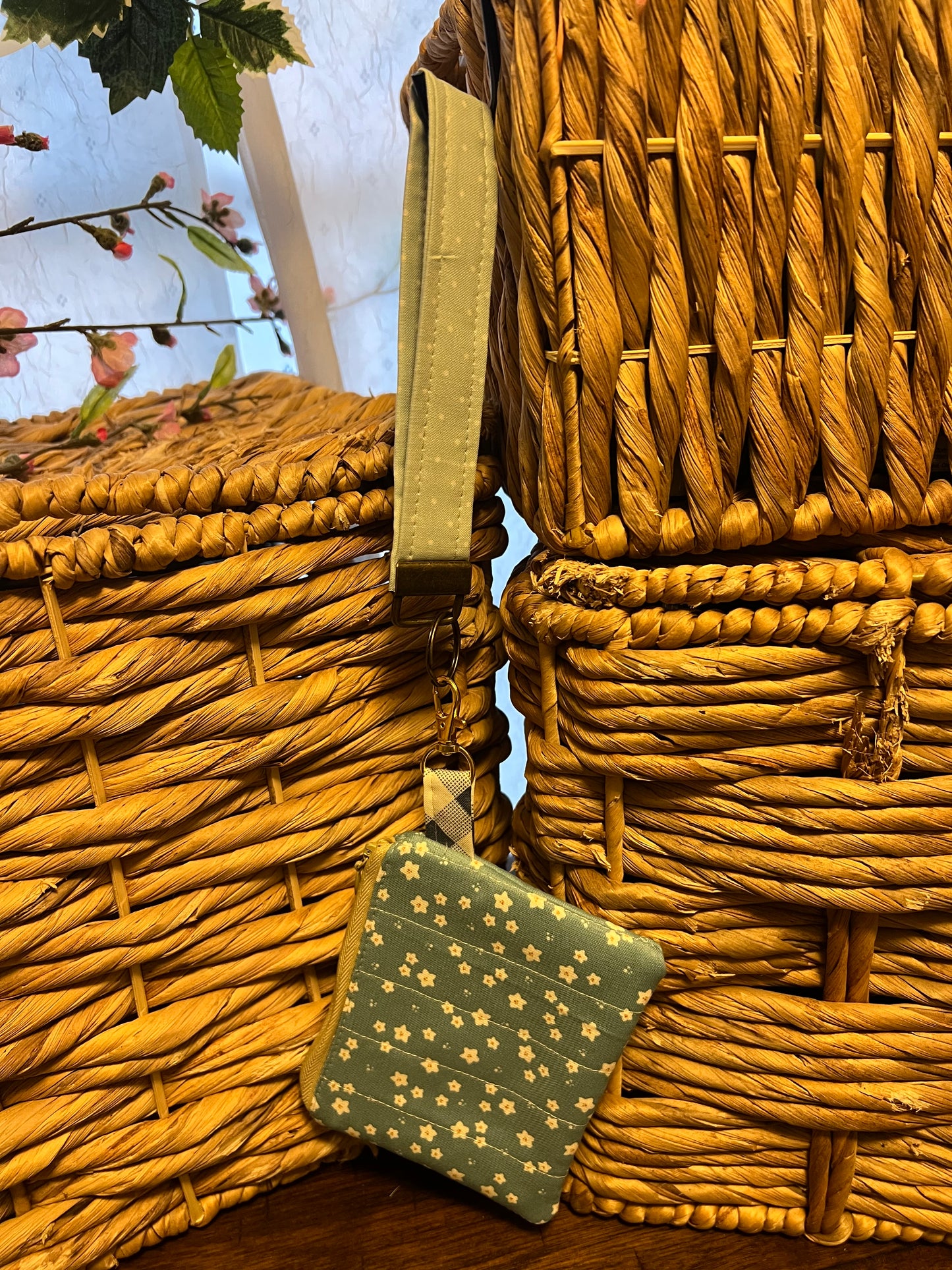 Wristlet Pale blue with white polka dots