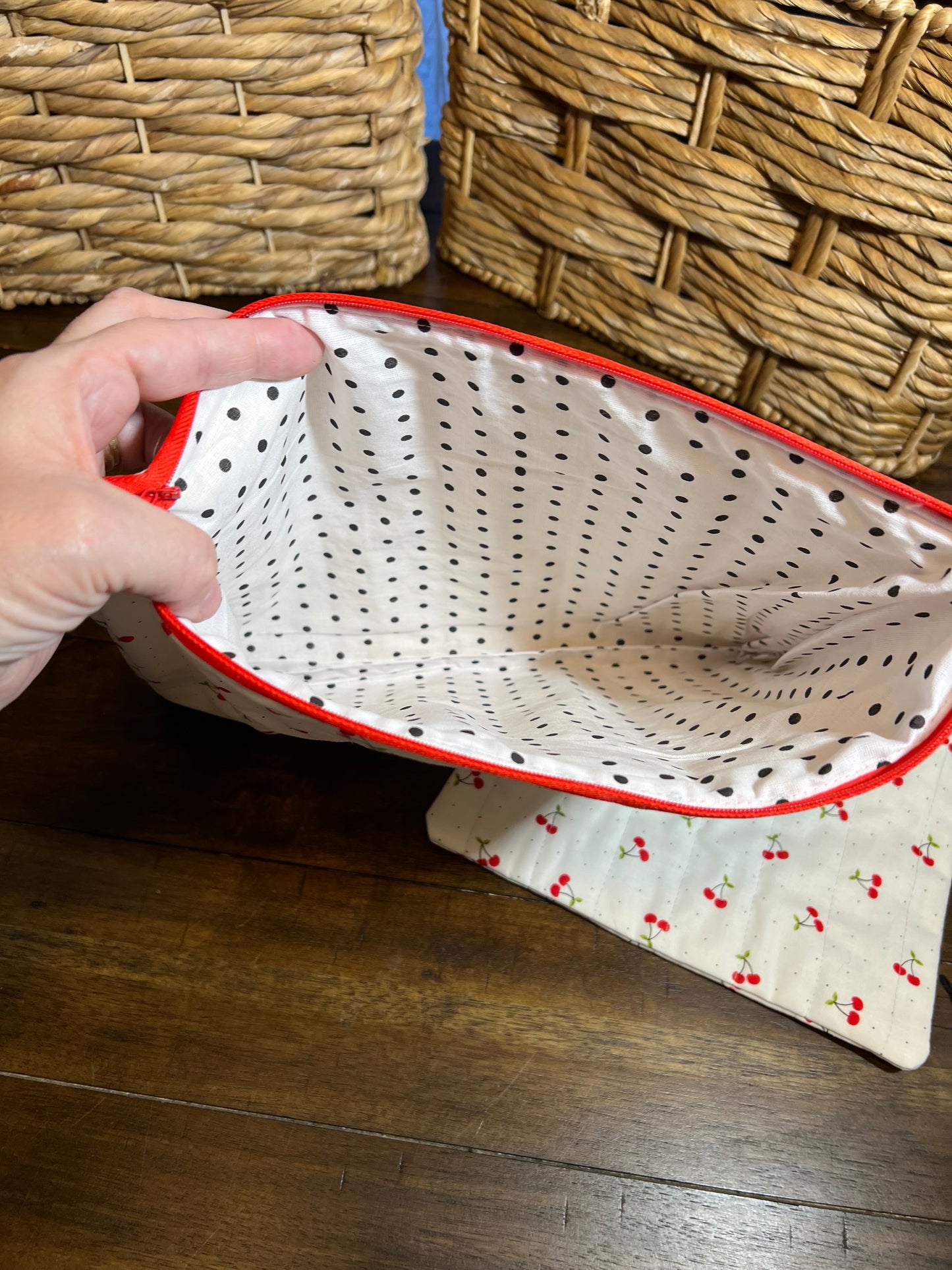 Laptop sleeve Cherry dot 13 inch