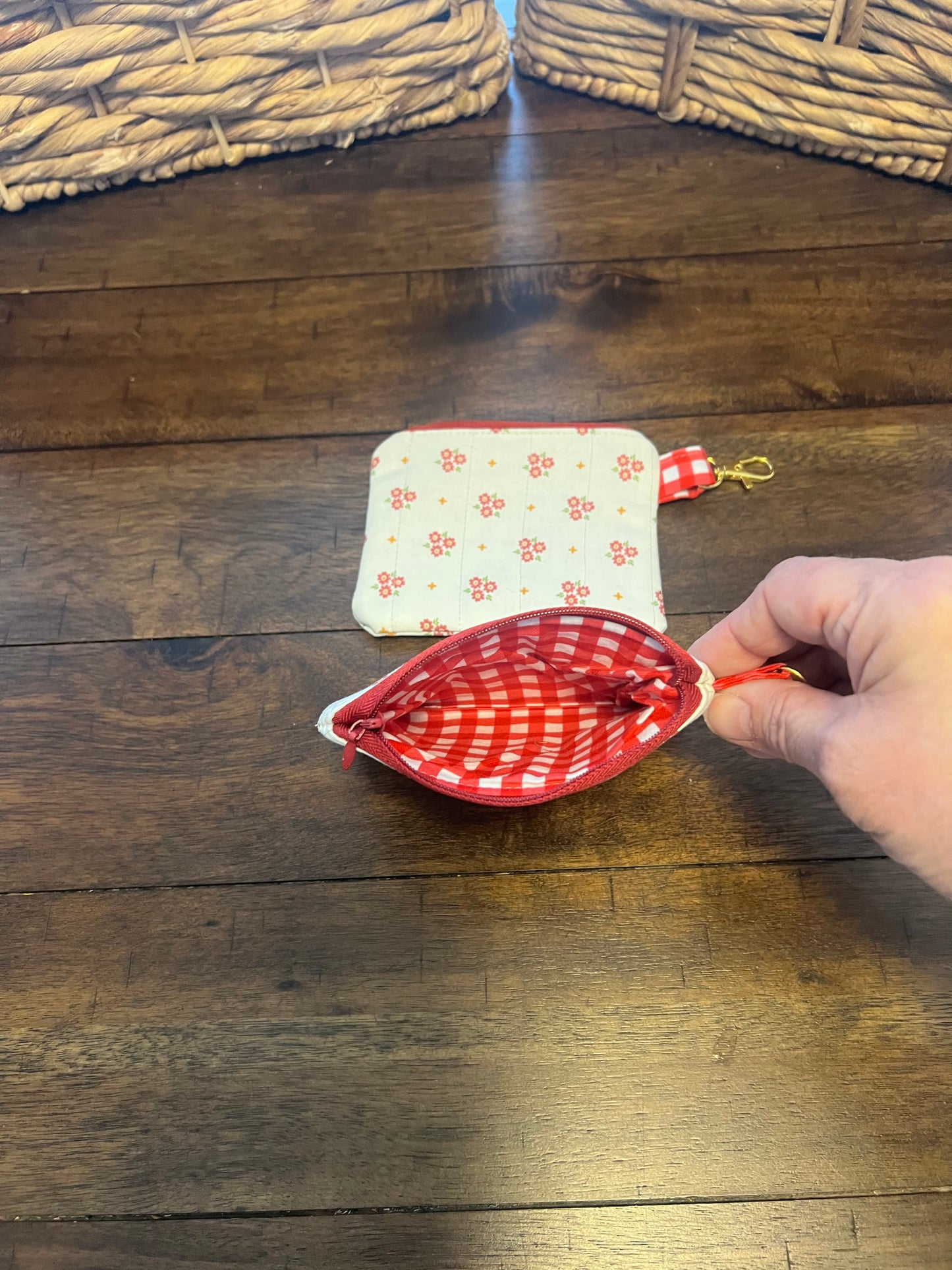 Keychain wallet Cream with Burgundy floral print