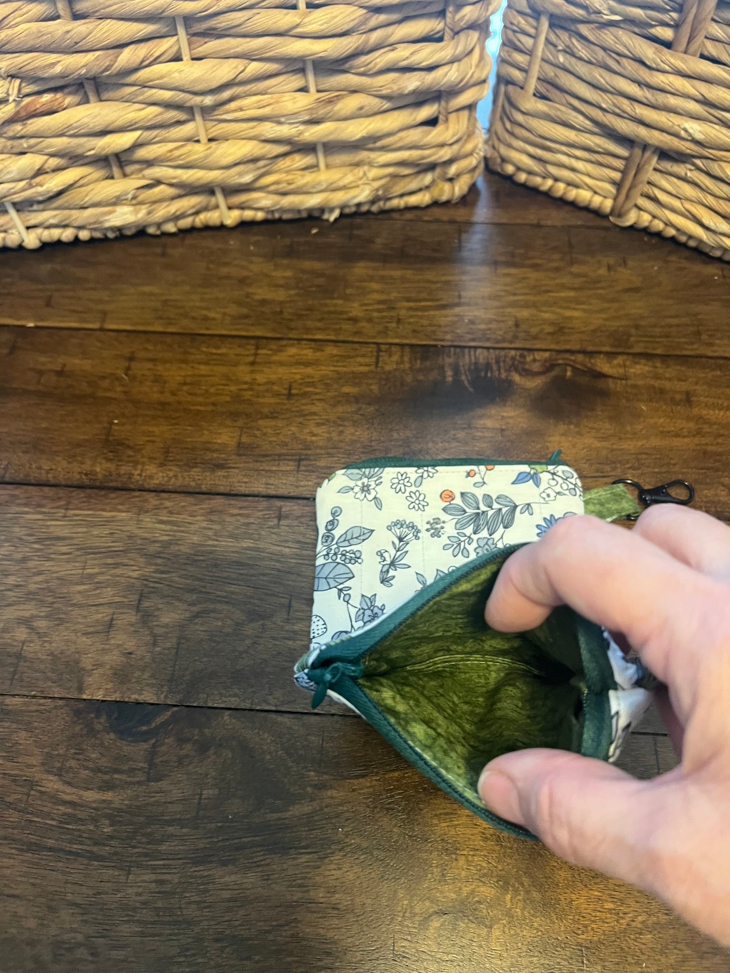 Keychain wallet Bright forest with Dark green Liner