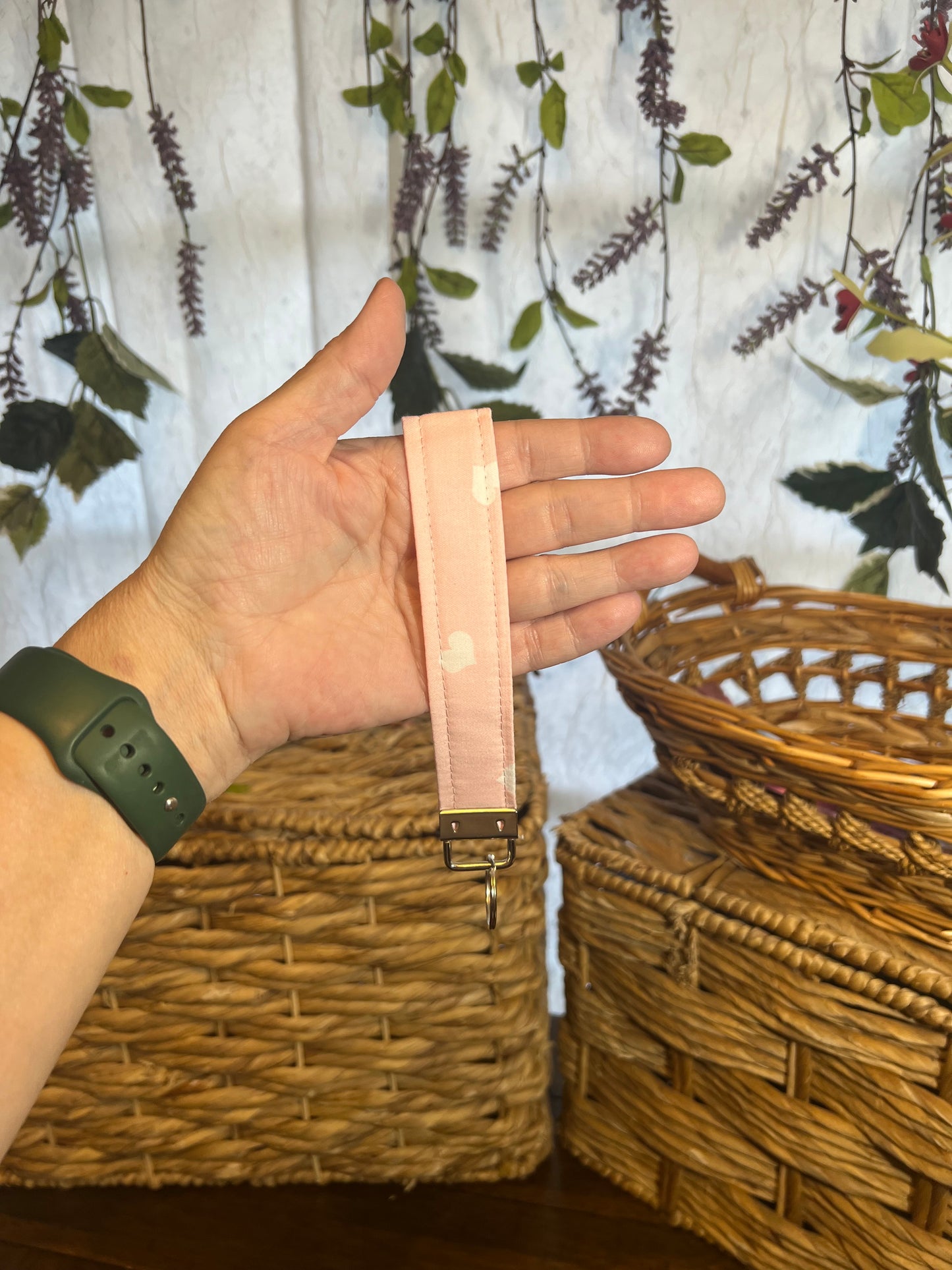 Wristlet Pink with white hearts